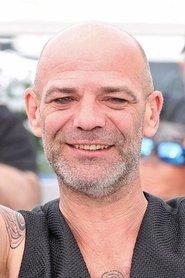Richard Bellamy as Bigui in Sirāt 2025