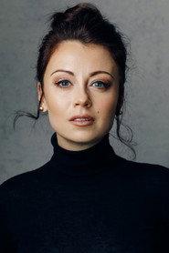 Emma Hatton as Maisey in The Distance You Have Come 2021