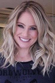 Juliana Baroni as Laura in Overwhelming Women 2.0 2024