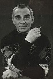 Vladimir Varentsov as captain Petrakov in Gunpowder 1985