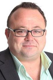 Toby Foster as Les in Derek Special 2015