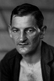 Benny Leonard as Benny Leonard in The Surprise Fight 1925