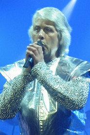 Jean-Paul Corbineau as lead vocal, chœurs, guitare acoustique in Tri Yann : Les Racines du Futur 2004