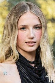 Indi Star as Young Vista in The Hyperions 2022