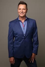 Hannes van Wyk as Max du Toit in Shooting Star 2016