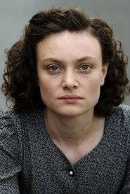 Alina Heipe as Chrissi in Bedlands 2023