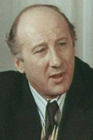 Vsevolod Shestakov as  in Physics at Half Past Nine 1971
