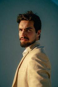 Pedro Avellar as Contrarregra in Video Deus 2025