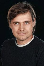 Daniel Sič as Paun in Don't Bet on the Brits 2021