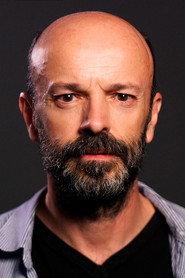 Manu Hernández as Juan in Corre, Adela 2025