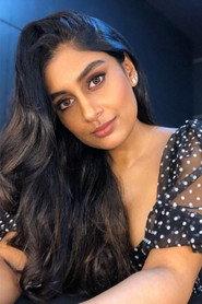 Kira Narayanan as Sri Devi in Koothan 2018