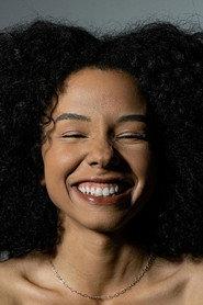 Beatriz Oliveira as Bel in Lapse 2023