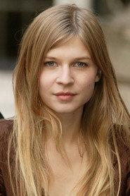 Clémence Poésy as Barbara in Tenet 2020