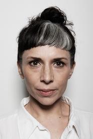 Caroline Gay as Prof de sport in Carpe Diem 2022