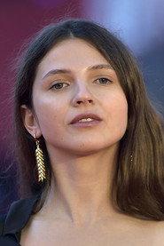 Anisia Stasevich as Yuna in SHTTL 2023
