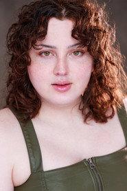 Betti as Cici in Mones