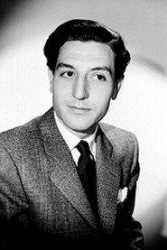 Antonio Passy as  in En mil pedazos 1980