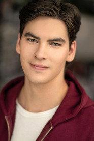 Kaydin Gibson as Aaron Piers in The Beehive 2023