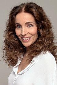 Natalia Calderón as Doctora Carmen in La vecina de al lado 2024