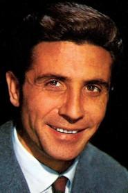 Gilbert Bécaud as Henri Lefèvre in A Free Man 1973