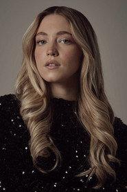 Pilar Pascual as Viviana in Desire 2026