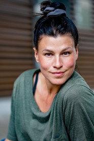 Tanja Hirner as Sigi in Vielleicht Weihnachten 