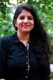 Reshma Shenoy as Arun's Sister in Y? 2017