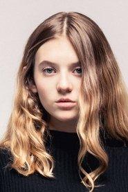 Milya Corbeil-Gauvreau as Luna in Plume 2018