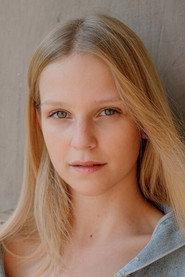 Paulina Krzyżańska as Klara Kowalska in Eastern 2020