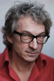 Frénk van der Linden as Self - Interviewer in Het Gedoogdrama 2021