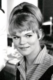 Gunilla Ohlsson as Vera in Omaka par 1996