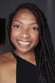 Paula Souza as Senhorinha in Fragmentos ao Vento: 1945 2020