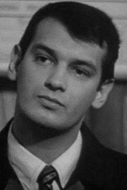 Vladimir Yankovsky as Paramonov in Major Vetrov 2007