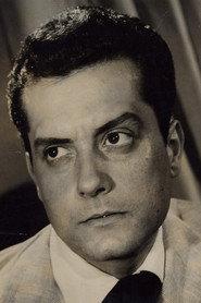Cyll Farney as Person on the street in O Rei da Pilantragem 1968