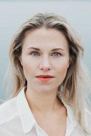 Caroline Glomnes as Jenny Wang in Benjamin Falck & the Ghost Dagger 2019
