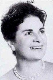Anna Hrissafi as singer in Madame Mayor 1960