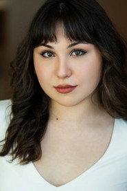 Kait Hernandez as Brooke in Spill 2025