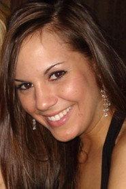 Allyson Muñoz as Mel in The Gallery 2007
