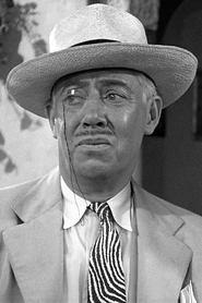 Gerald Oliver Smith as Chadwick in Beyond the Blue Horizon 1942