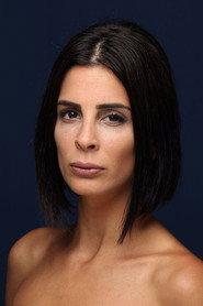 Eylül Öztürk as Neriman in Yusuf Yusuf 2014