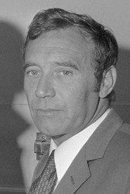 Cor Witschge as Agent in Alicia 1974