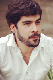 Thiago Pinheiro as Cássio in Family Affair 2011