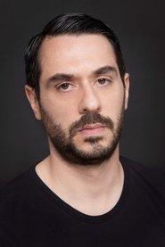 Emir Benderlioğlu as Dumrul in Deli Dumrul: Hop Dedik 2011