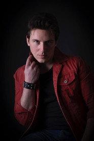 Franco Angelino as Combattente in PER AMORE TUO