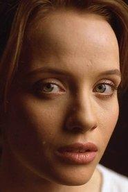 Nóra Lili Hörich as Petra in The Perfect Murderer 2017