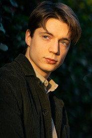 Elia Nuzzolo as Nino in Wreckage 2022