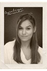 Carolina Morocho as Mari Carmen in Los ojitos verdes 2022