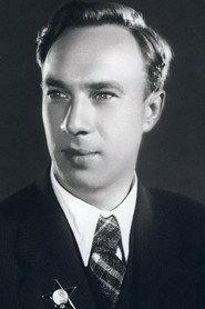 Aleksandr Lebedev as Uchastnik khora in City at Dawn 1959