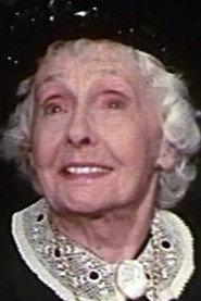 Madeleine Bouchez as Friend of Mrs. Morelli, card player in Not Dumb, the Bird 1972