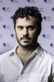 Leandro Cerro as Leandro (voz) in Islandia 2025